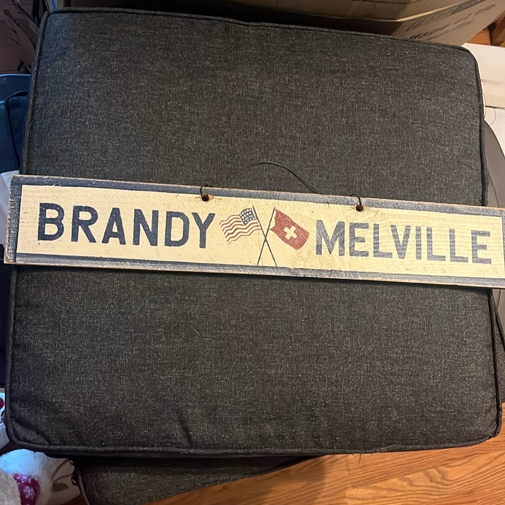 Brandy Melville sign
